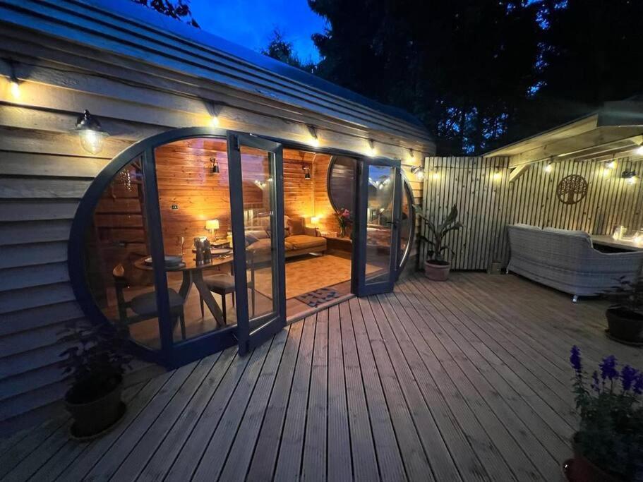 The Pines Treehouse At Treetops Hideouts Richmond  Exterior foto