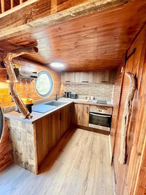 The Pines Treehouse At Treetops Hideouts Richmond  Exterior foto