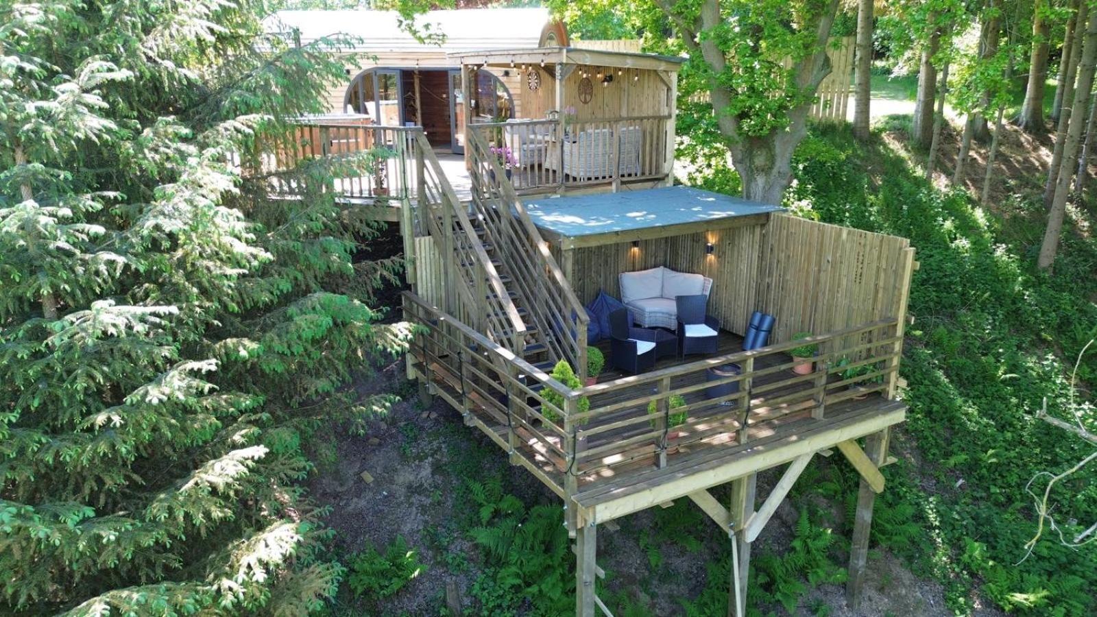 The Pines Treehouse At Treetops Hideouts Richmond  Exterior foto