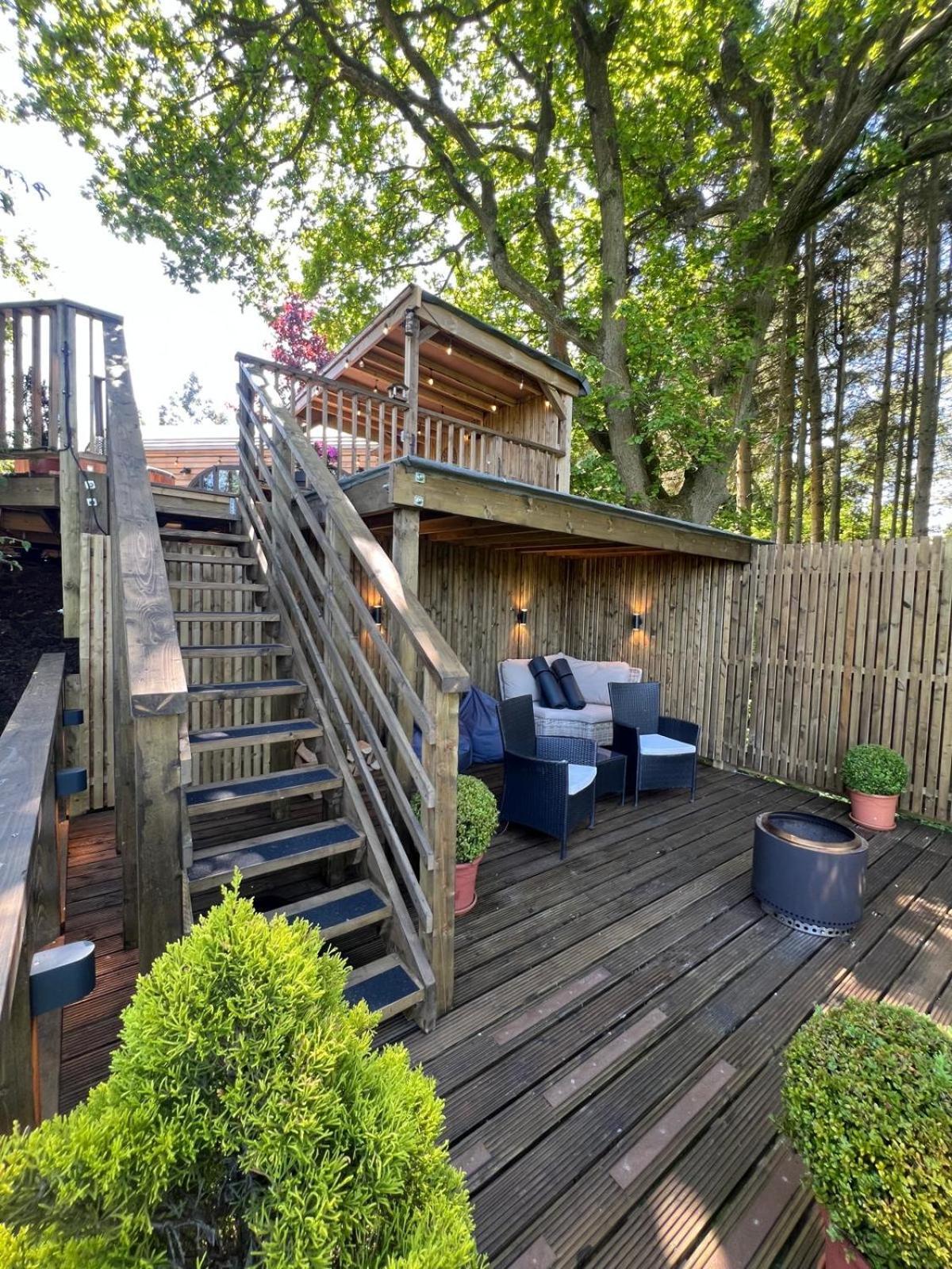 The Pines Treehouse At Treetops Hideouts Richmond  Exterior foto